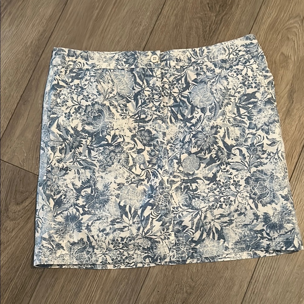 Karen Scott skort
